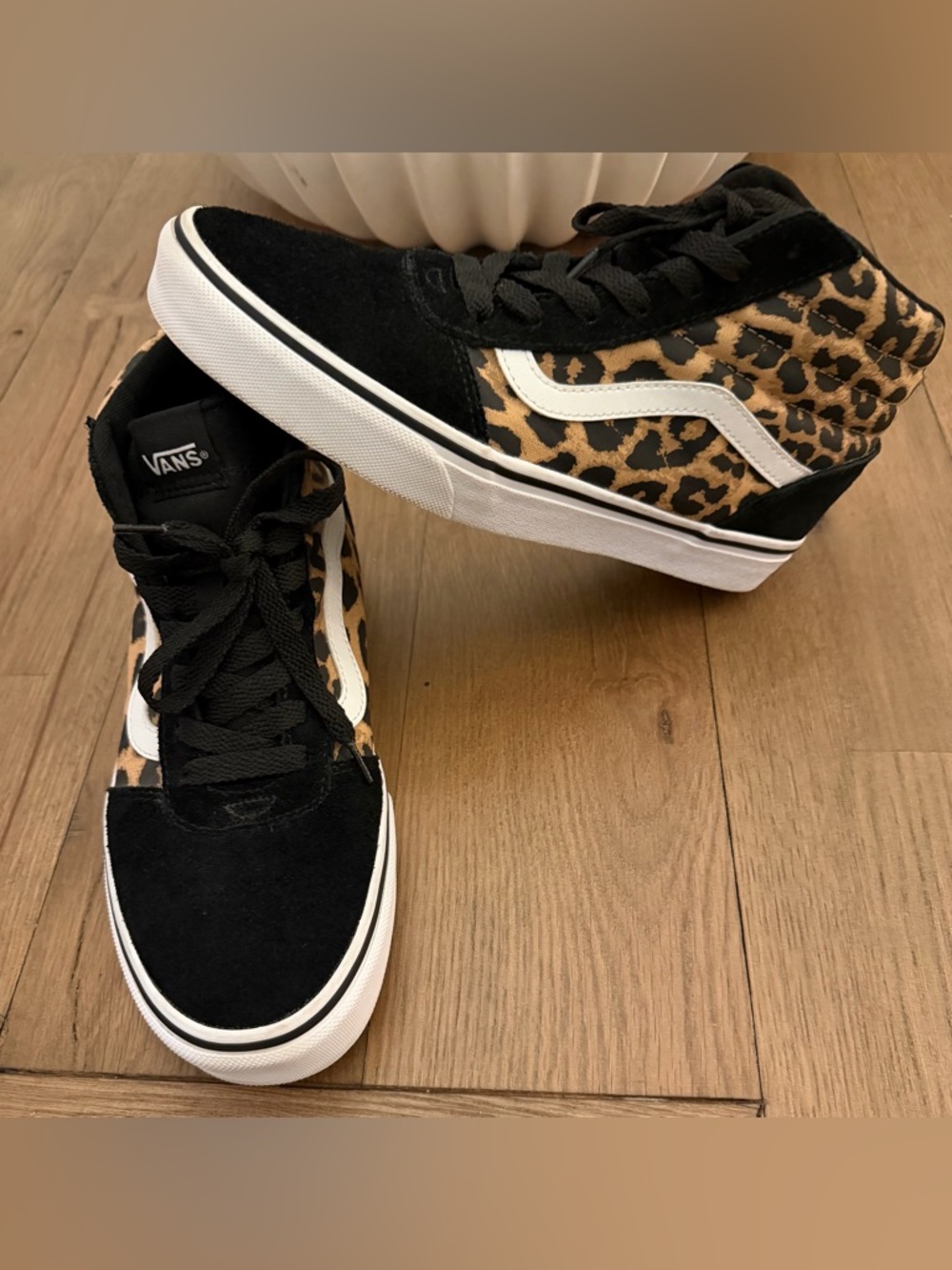 Vans Sk8-Hi Leopard Print Black White Women’s Size 9 High Top Sneakers